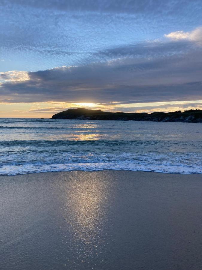 Sirens Sunset Peaceful Retreat With Stunning Sea Views, 5 Minutes From Porth Beach Bed & Breakfast Newquay  Exterior photo